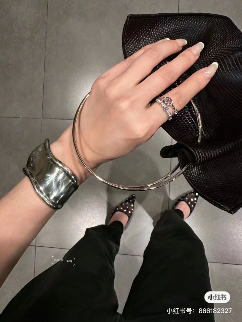 H**me5 rings